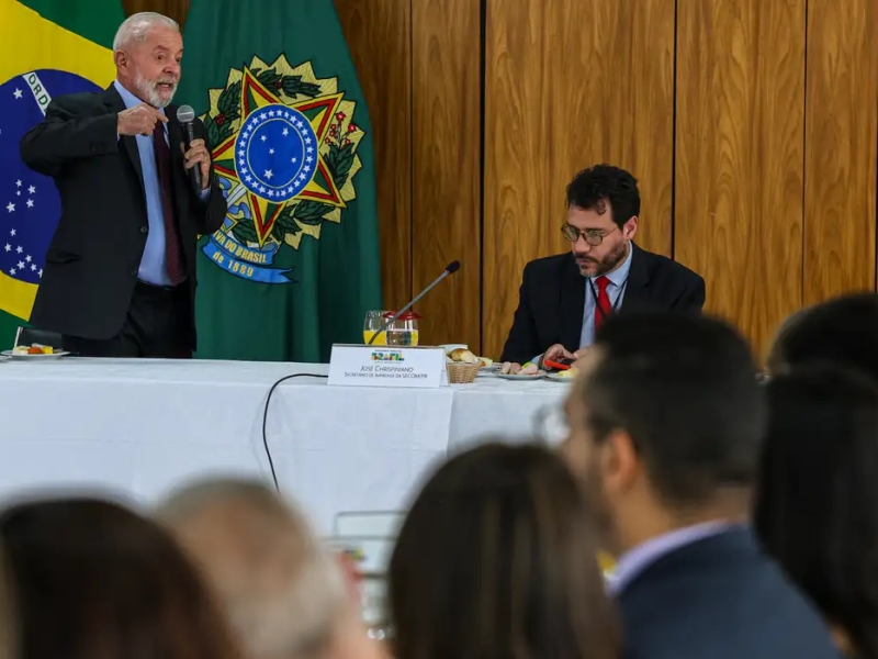 Lula defende estratégia internacional contra extrema-direita